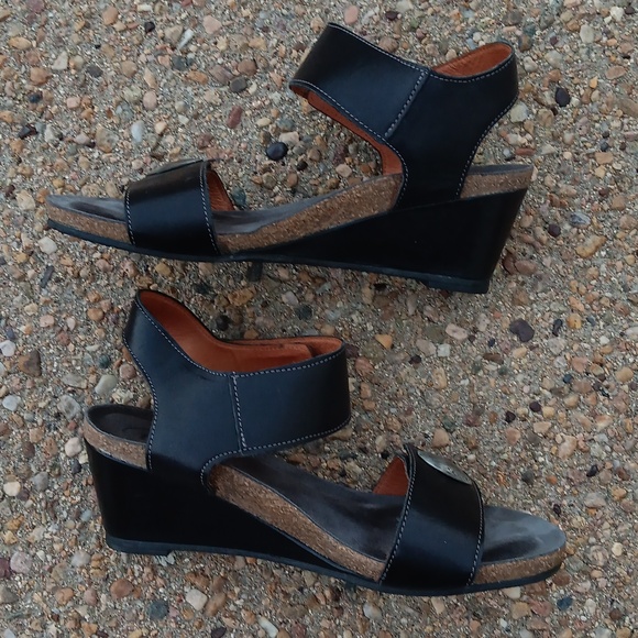 Taos Carousel 2 black leather wedge heel sandals w/ silver hardware womens - Picture 8 of 9
